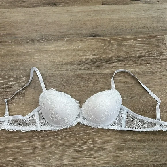 Never worn white lace bra - pushup - 34 A - convertible to strapless - Picture 1 of 4